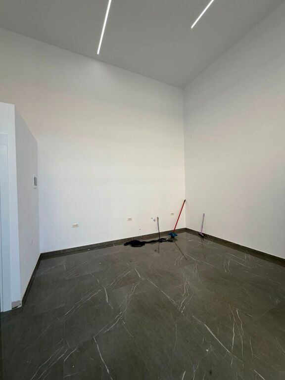 Affitto | Ambjent Biznesi | Rruga 5 Maji | 500 €/mese