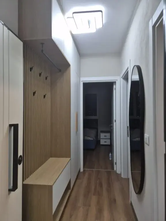 Apartament 1+1 me qira prane Shkolles se Bashkuar