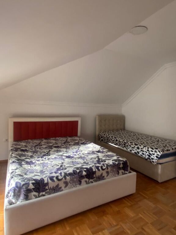 Qera | Shtëpi private 1 + 1 | Rruga Selaudin Zorba | 400 €/muaj