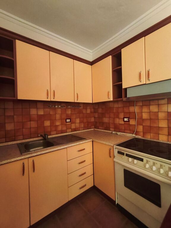 Apartament 1+1, 80 m² me pamje të pjesshme nga deti – Investim i zgjuar!