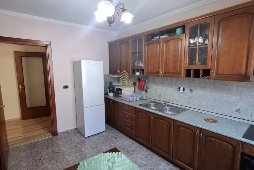 Rent, Apartment 2+1+A, Commune of Paris, 85,000 Leke/Month