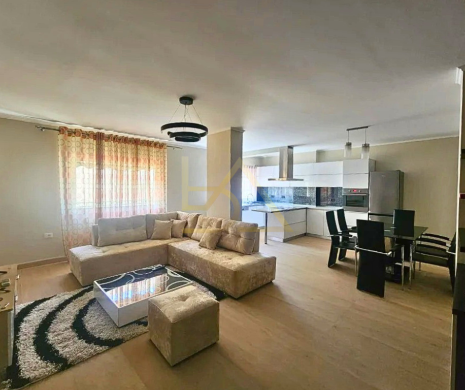 Appartamento 2+1 in Affitto – Comune di Parigi, Tirana
