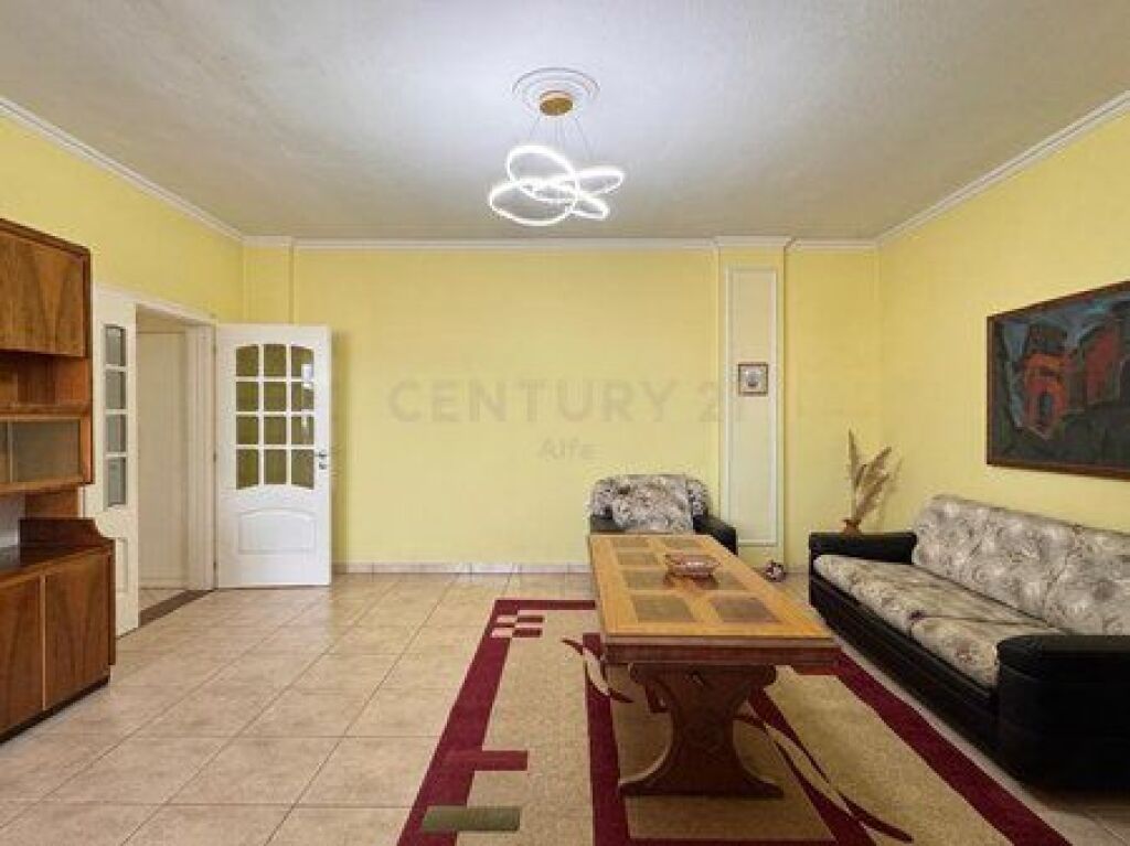 Apartment 2+1+2 bathrooms for sale at Hoxha Tahsim!