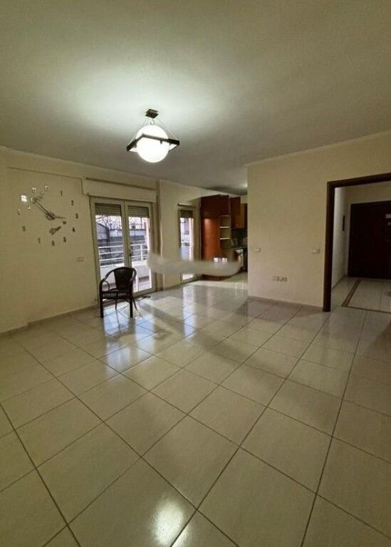 Shitet apartament 2+1+2 në Misto Mame 155,000 €