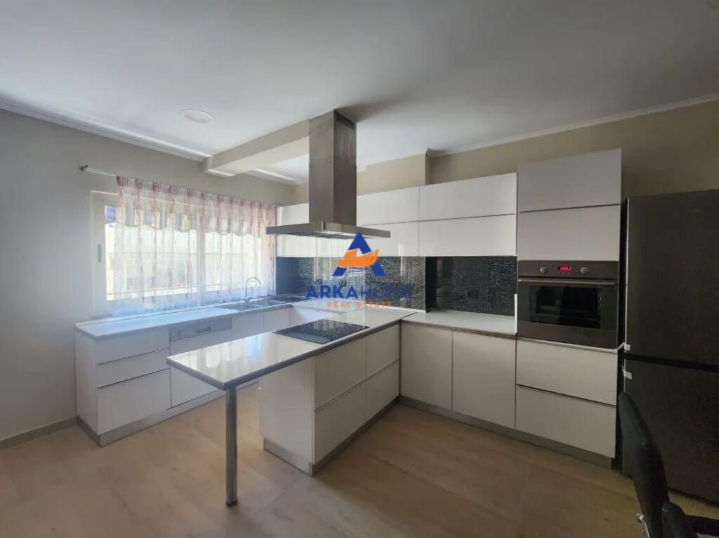 AFFITTASI APPARTAMENTO 2+1+BALCONE "COMUNE DI PARIGI" 80.000 LEKE