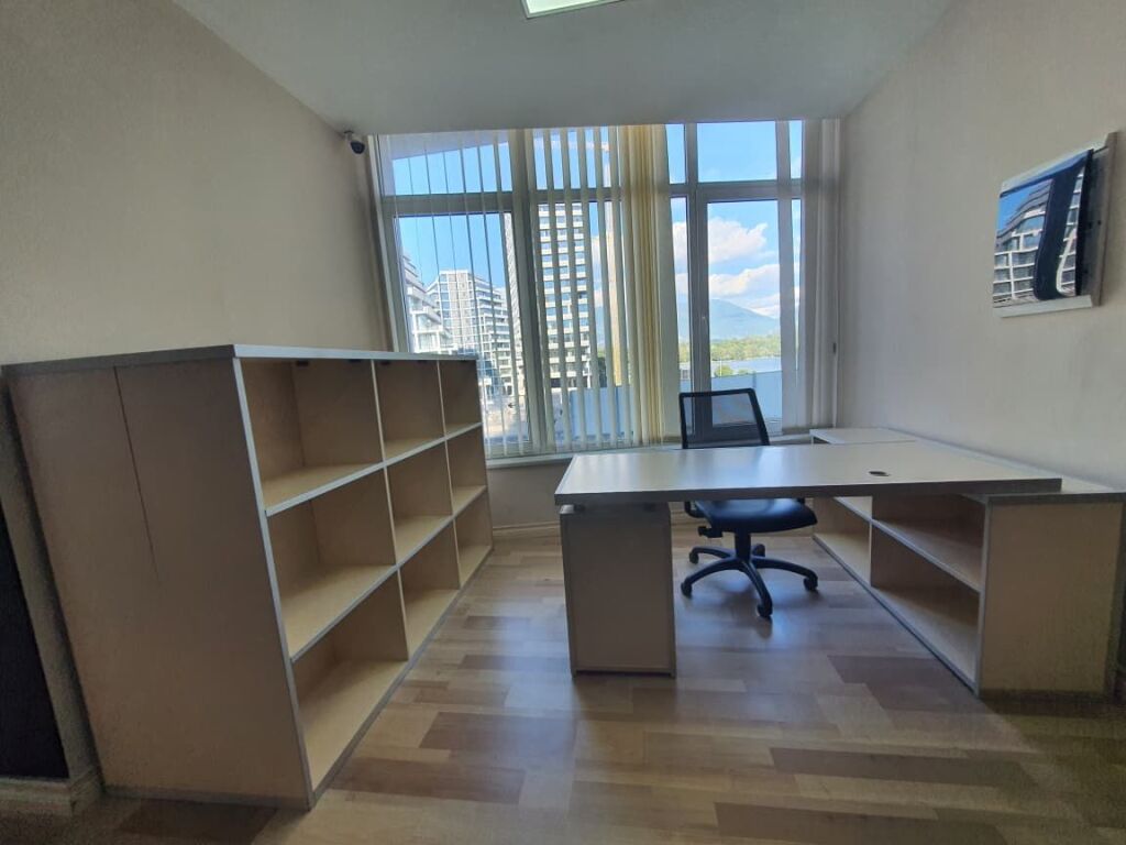 🏢 Locale commerciale in affitto vicino al Lago Artificiale – Via Shyqyri Brari