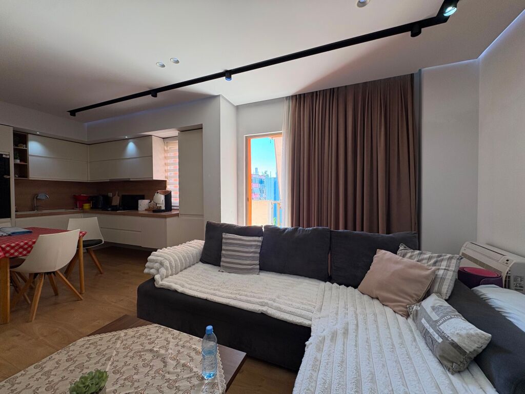 ✅Shitet 2+1+Garderobe + Verande 📍Bulevardi Migjeni te Nela 6