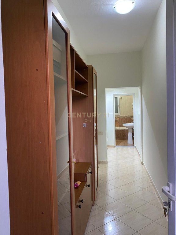 Jepet me qira apartament 1+1 – Rruga Jordan Misja, Tiranë