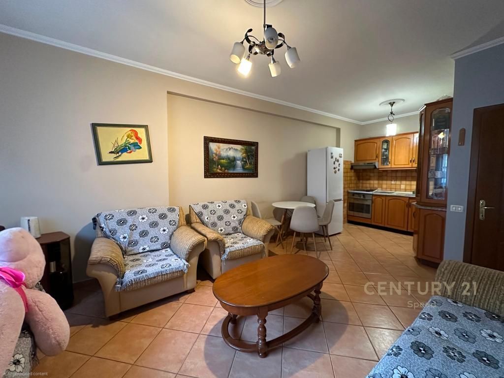 JEPET ME QIRA APARTAMENT 2+1 PRANË SHKOLLËS SË BASHKUAR