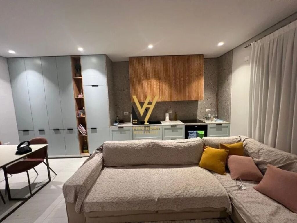 SHITET APARTAMENT 1+1+BLK TE KOM.SAN PIETRO, GJIRI LALZIT 230.000 EURO