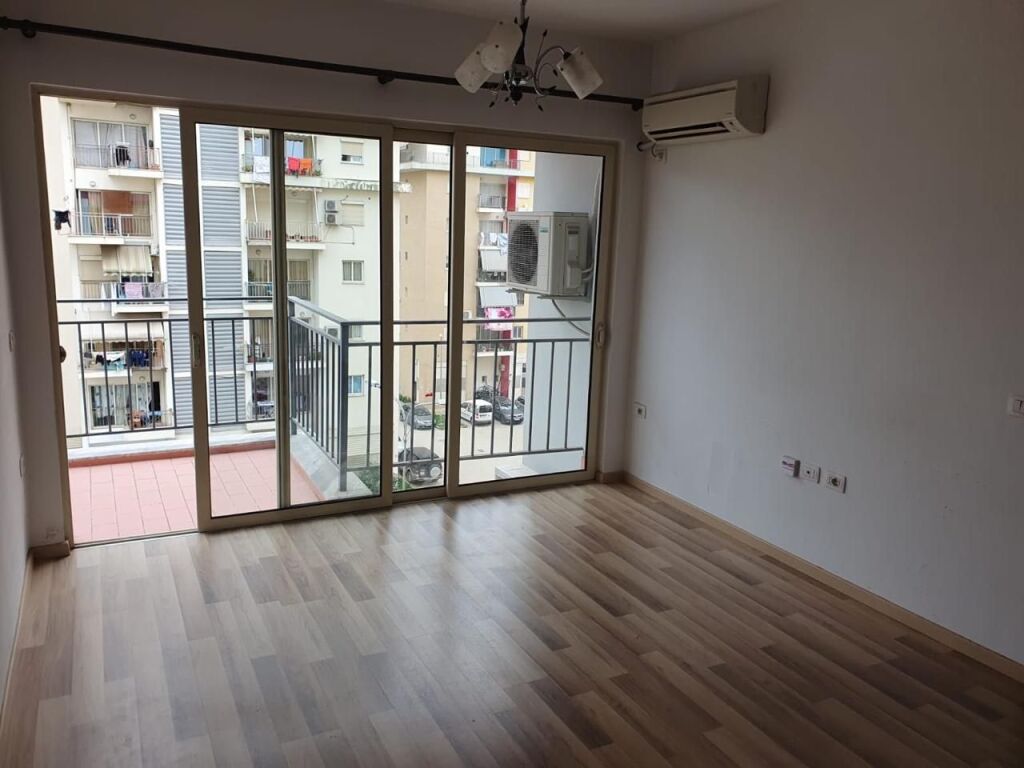 Apartament me qera 1+1 tek Fusha e Aviacionit