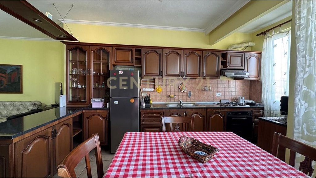 Apartment 2+1+2 bathrooms for sale at Hoxha Tahsim!