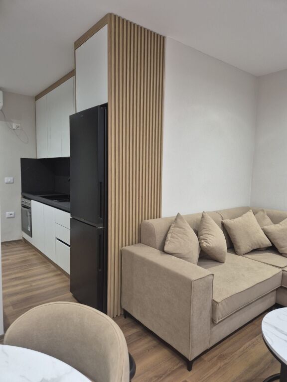 🏡 Jepet me qira apartament 1+1 – Tek Shkolla e Bashkuar, prane QSUT.