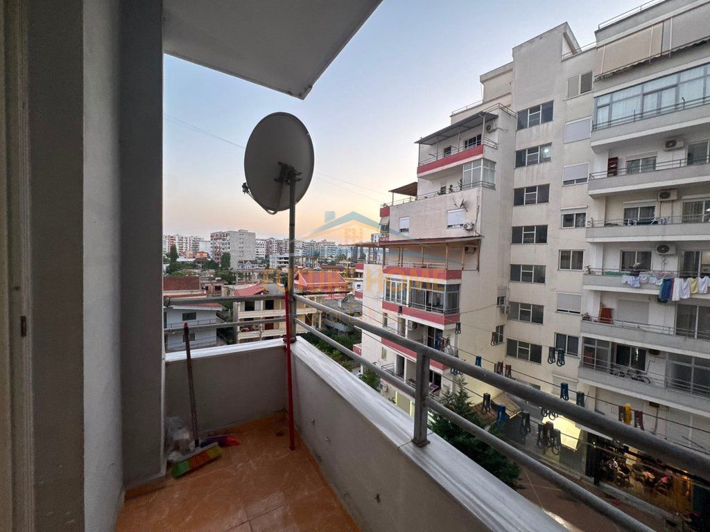 Shitet, Apartament 1+1, Unaza e Re, Tiranë