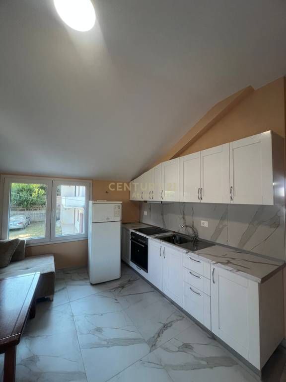 AFFITTASI 3° PIANO DI UNA VILLA, 3+1+2 + BALCONE VICINO A RESIDENCES KAIMI !