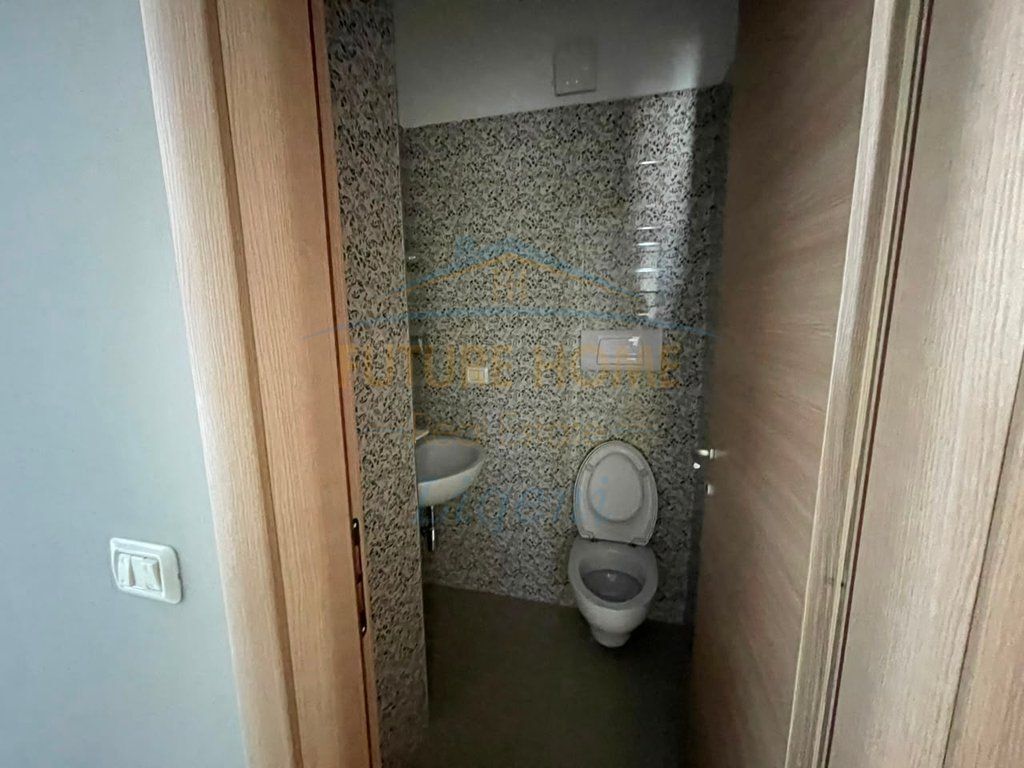 Rent, Apartment 2+1+2, Dry Lake, Tirana. LI72382