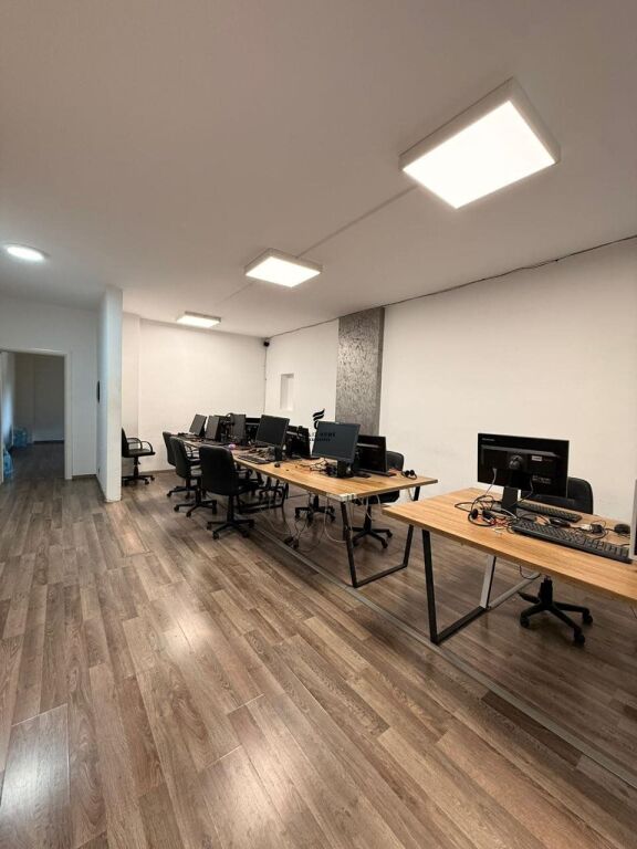 UFFICIO IN AFFITTO 100M2 STADIO DINAMO 130.000 LEKE FH-86756