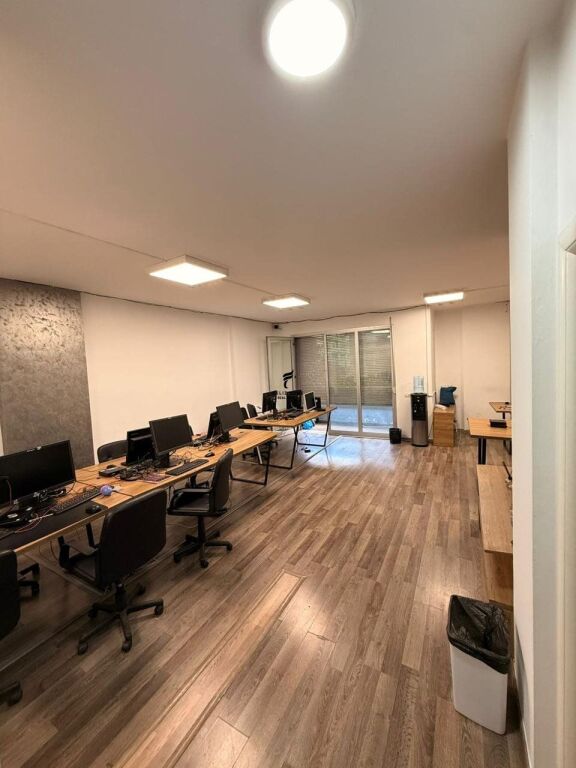 UFFICIO IN AFFITTO 100M2 STADIO DINAMO 130.000 LEKE FH-86756