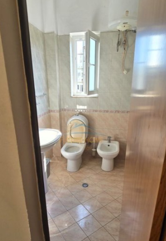 In vendita, Appartamento 2+1, Via Muhamet Gjollesha, Tirana . AREA72474