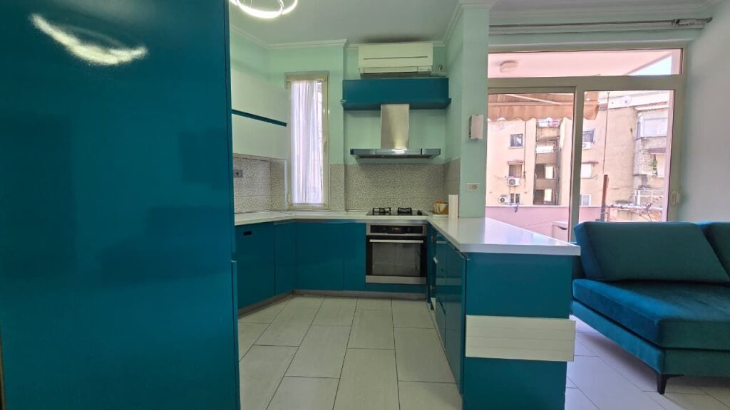Qera | Apartament 2 + 1 | Rruga Petro Nini Luarasi | 750 €/muaj