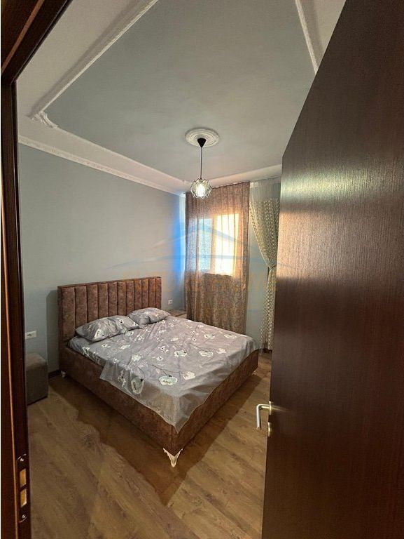 Qera, Shtëpi Private 3+1+2, Ish Keneta , Durres