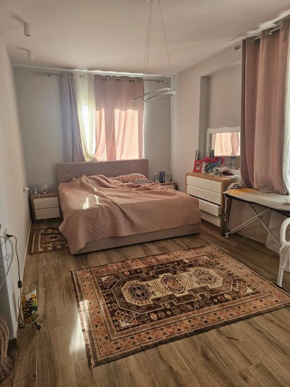 Apartament 2+1+2 per shitje, Qerret