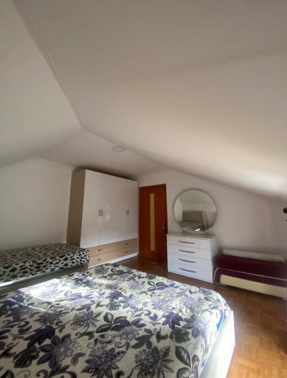 Qera | Shtëpi private 1 + 1 | Rruga Selaudin Zorba | 400 €/muaj