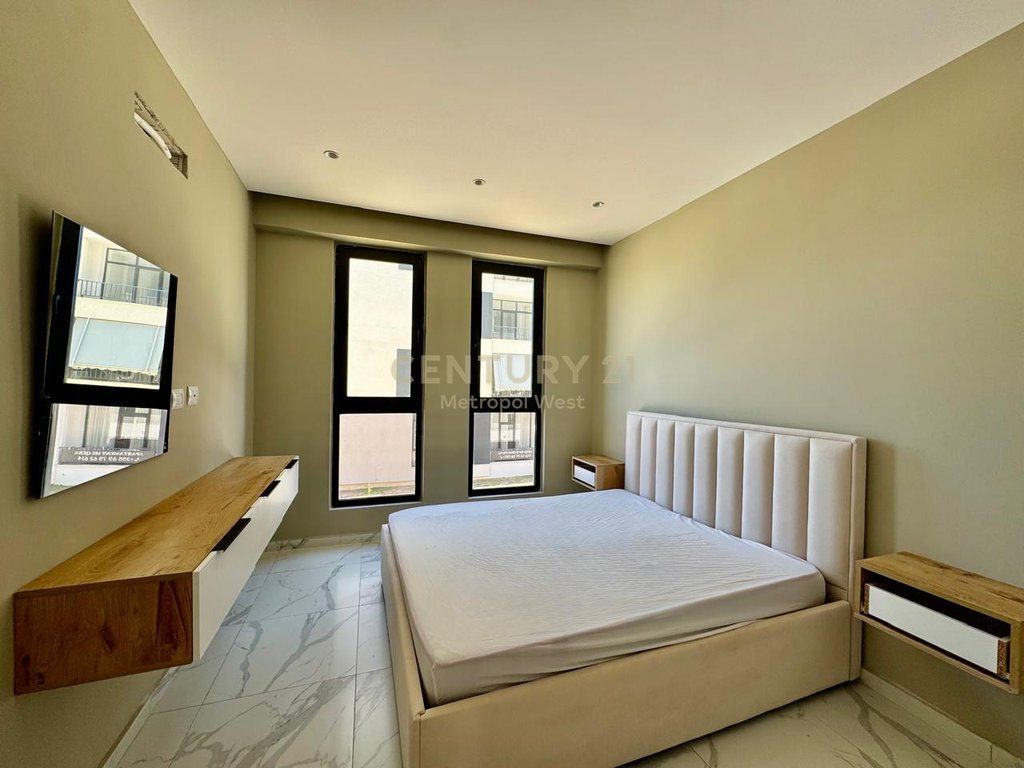 Appartamento 2+1+2 in Vendita a Orikum 180.000 €