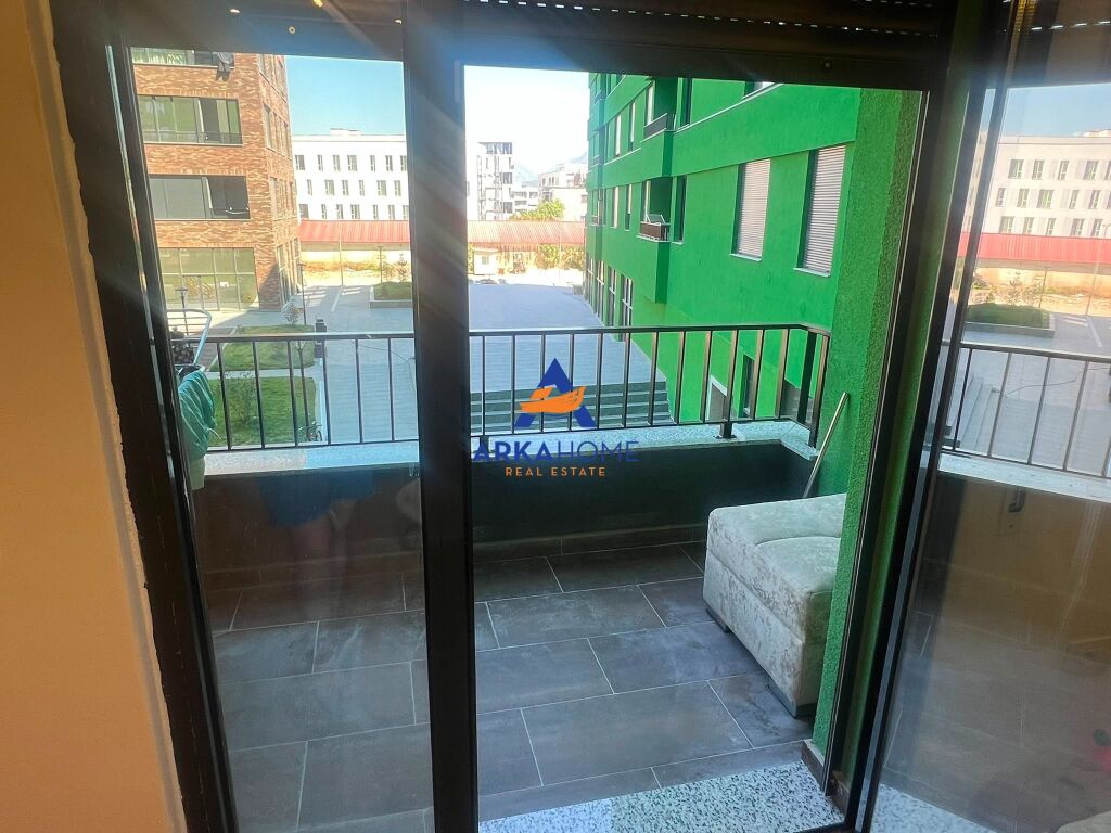 AFFITTASI APPARTAMENTO 1+1+ BALCONE "5 MAGGIO" 50.000 LEKE