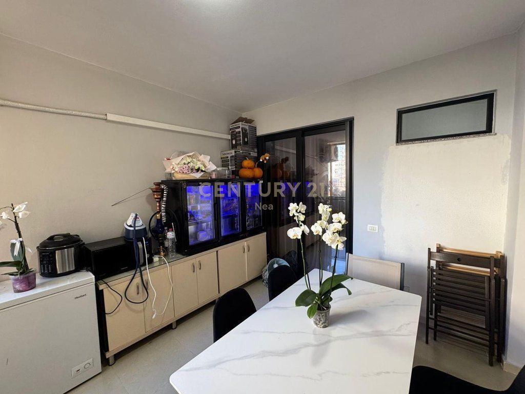 Apartament 2+1+2+ parking ne Astir, prane Viles L.