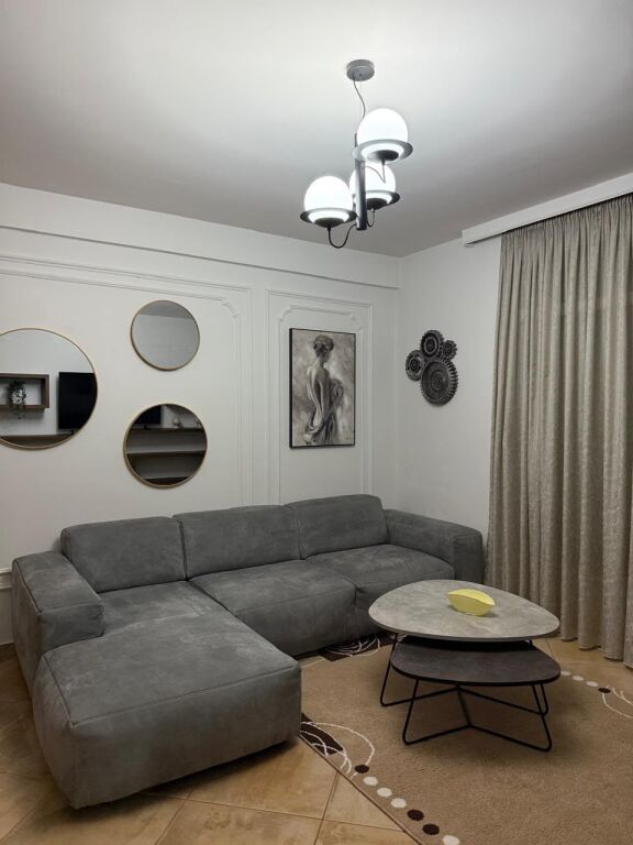 Jepet apartament 1+1 me qira tek Rezidenca Kodra e Diellit 1 , prane Market Xhangollit .