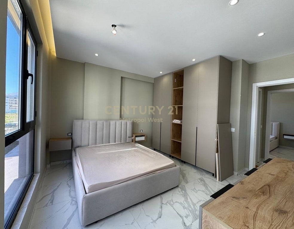 Appartamento 2+1+2 in Vendita a Orikum 180.000 €
