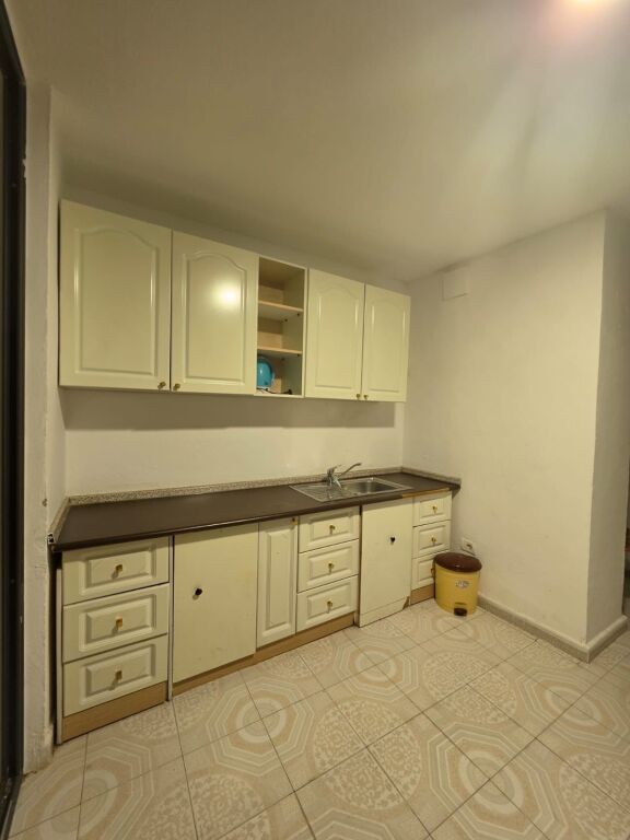🏡 Apartament 1+1 me qera  📍 Ngjitur me shkollën Vasil Shanto