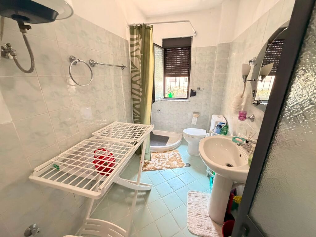 Shitet Apartament 1+1 – Rruga Fortuzi, Tiranë