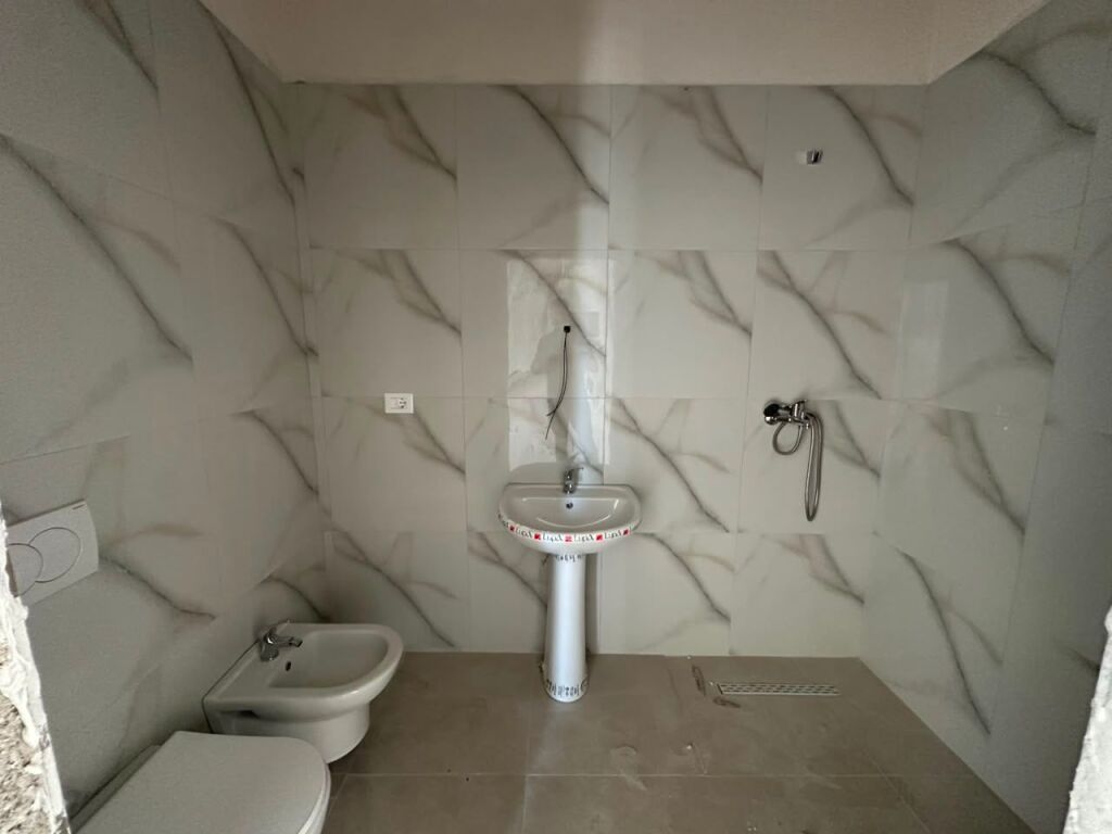Shitet Apartament 2+1 ,Fusha Aviacionit