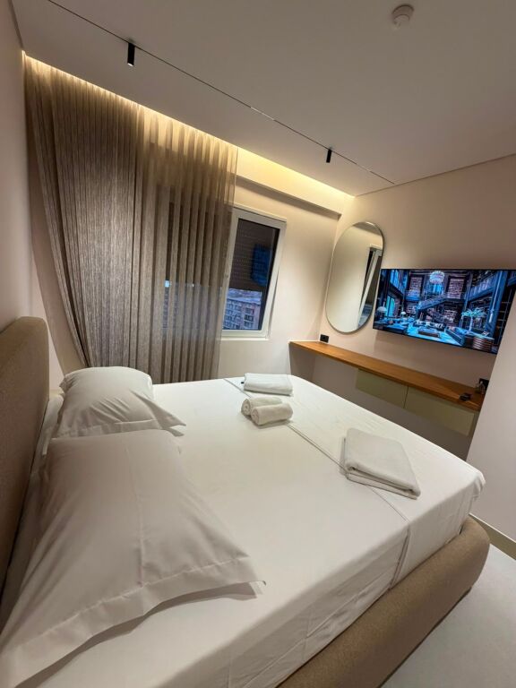 APARTAMENT 1+1 ME QERA – LUNGOMARE, VLORË