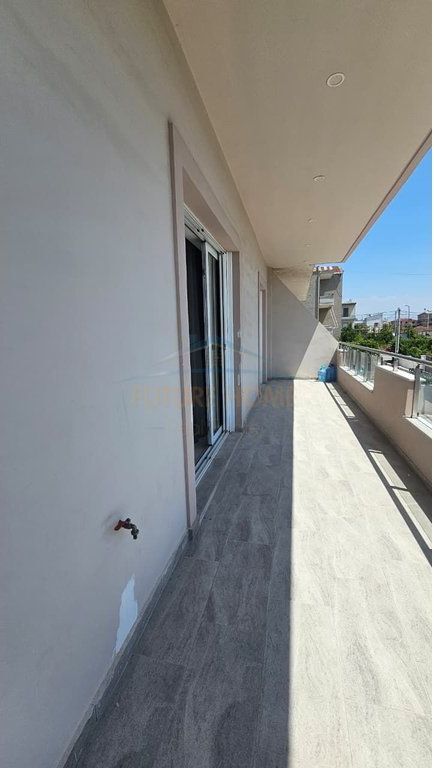 Qera, Apartament 2+1 + Post Parkimi, Ish Keneta,Durres