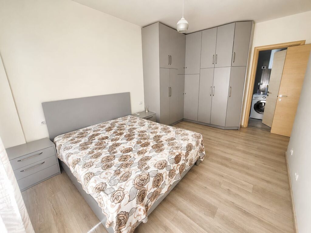 Jepet apartament 2+1+2 me qira tek Kopshti Zoologjik , Kopshti Botanik , Liqeni i Thate , Liqeni Artificial .