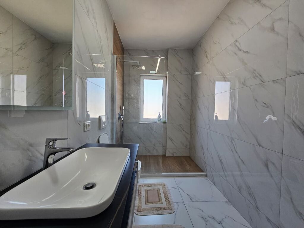 Apartment 2+1 for sale near 21st!
