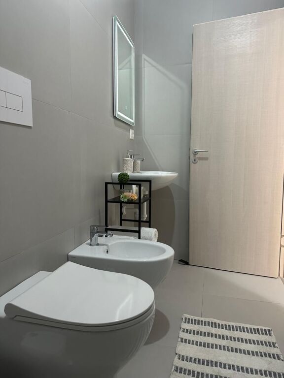 Jepet me Qira Apartament 1+1 – Rezidenca Riverside, Unaza e RE