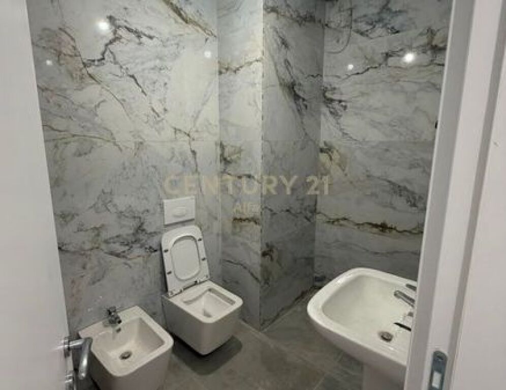 Apartament 3+1+2 me Qira në Univers City | Kati 5 | Post Parkimi + Depo | 500€/Muaj