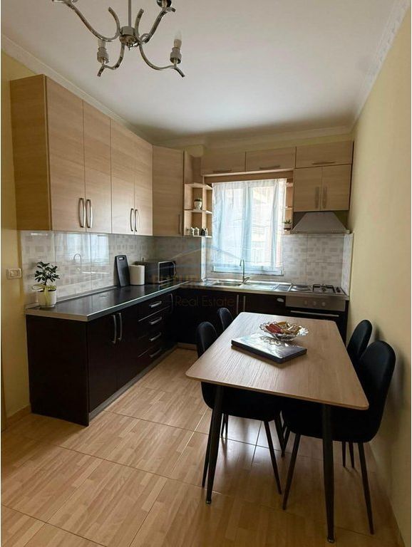 Qera, Apartament 2+1, Fresk, Tirane