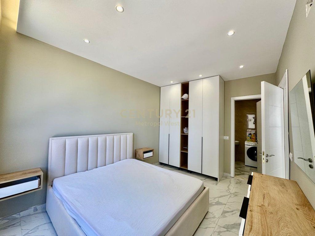 Appartamento 2+1+2 in Vendita a Orikum 180.000 €