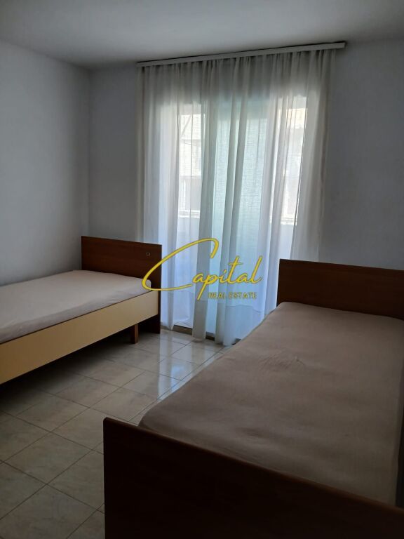 APARTAMENT ME QIRA 2+1 VASIL SHANTO 60.000 LEKE
