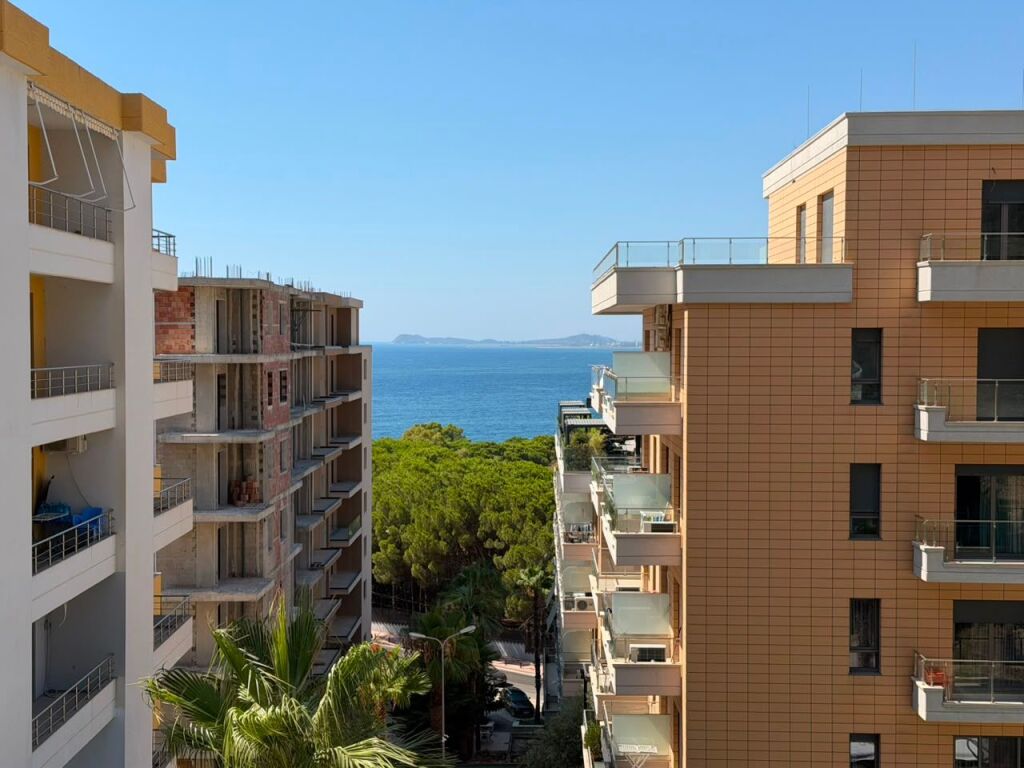 🏠 FOR SALE: Premium 1+1 Apartment with 2 Balconies 📍Vlorë – Near Marina Bay – 🌊Sea View🌊 || €211,000 – Delivery: November 2026 – 5th Floor – 84 m²