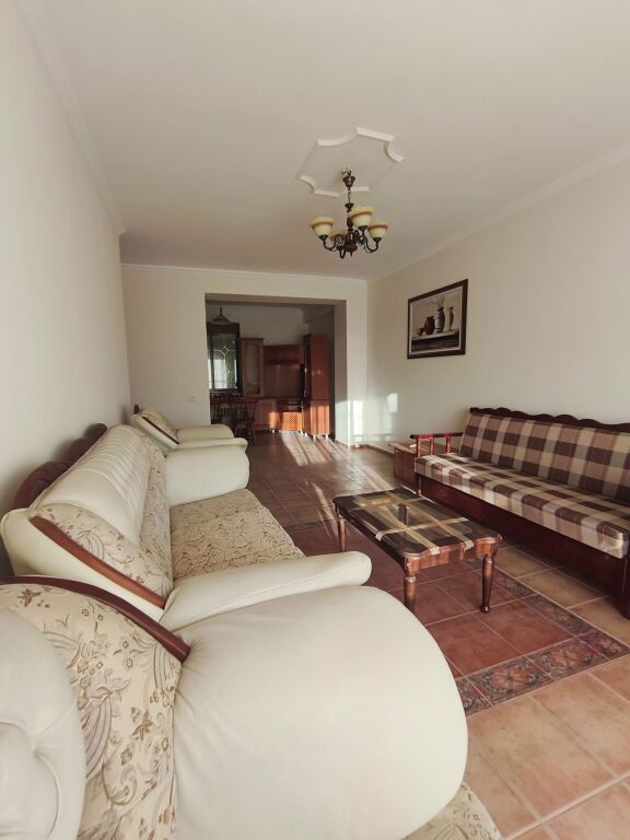 Apartament 1+1, 80 m² me pamje të pjesshme nga deti – Investim i zgjuar!