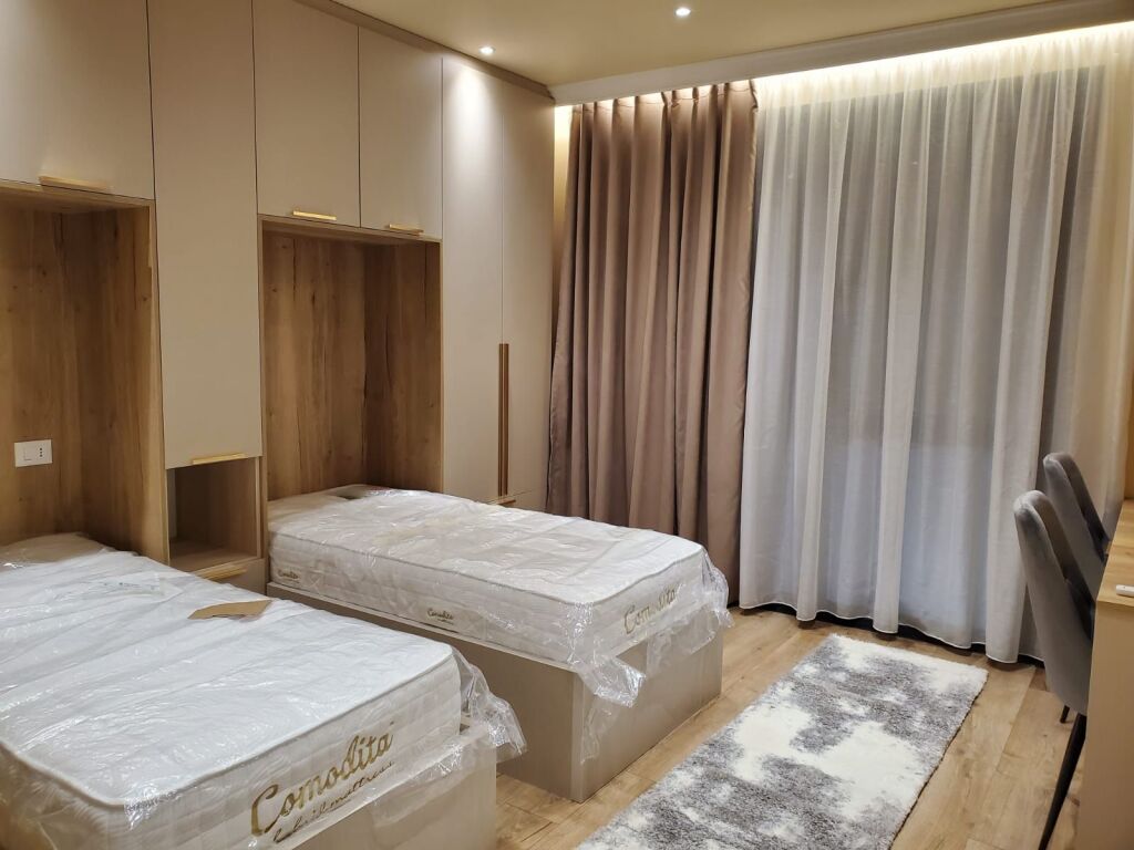 Apartament 2+1 per qira tek Liqeni i Thate.