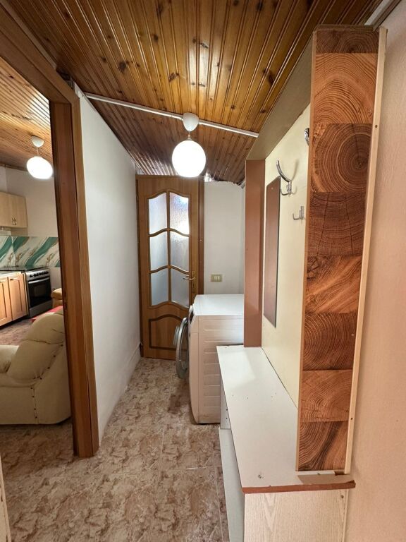 Apartament 1+1 me qira – Komuna e Parisit - Qiraja: 48.000 leke / muaj !