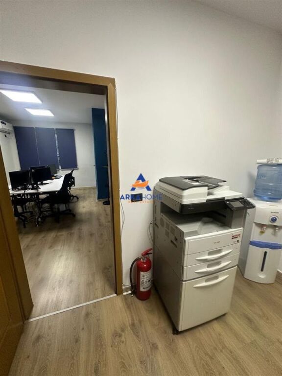 JEPET AMBIENT ZYRE ME QERA 140M2 "BLLOK" 250.000 LEKE