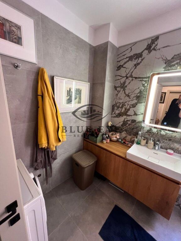Ofrohet për Shitje Apartament 2+1+2 në Vilën e Zogut!